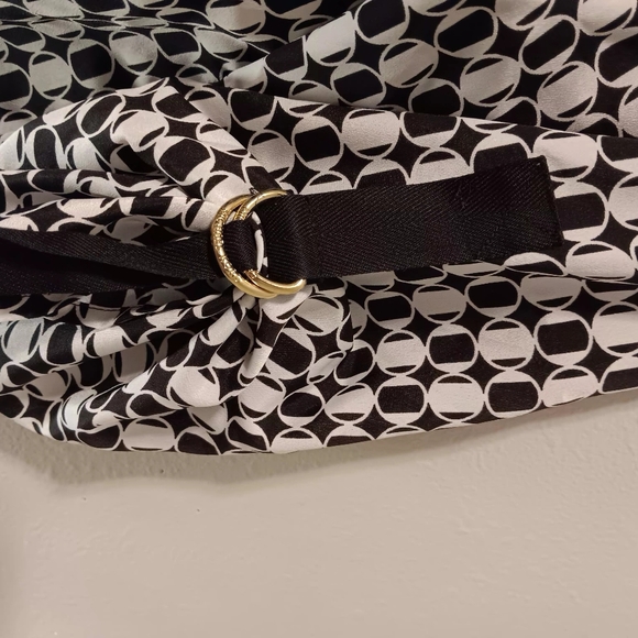 Michael Kors Black & White Geometric Women's Blouse - Picture 5 of 11